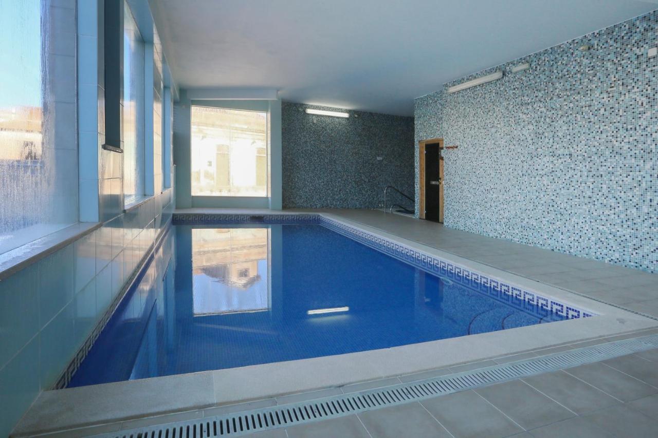 3 Bedroom Apartment With Indoor Pool Central Лагуш Экстерьер фото